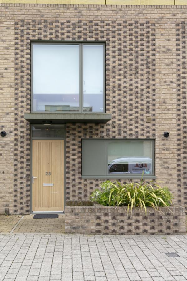 Modern & Exquisite Trumpington Townhouse With Parking & 5 Mins To Papworth Hospital CBG Esterno foto