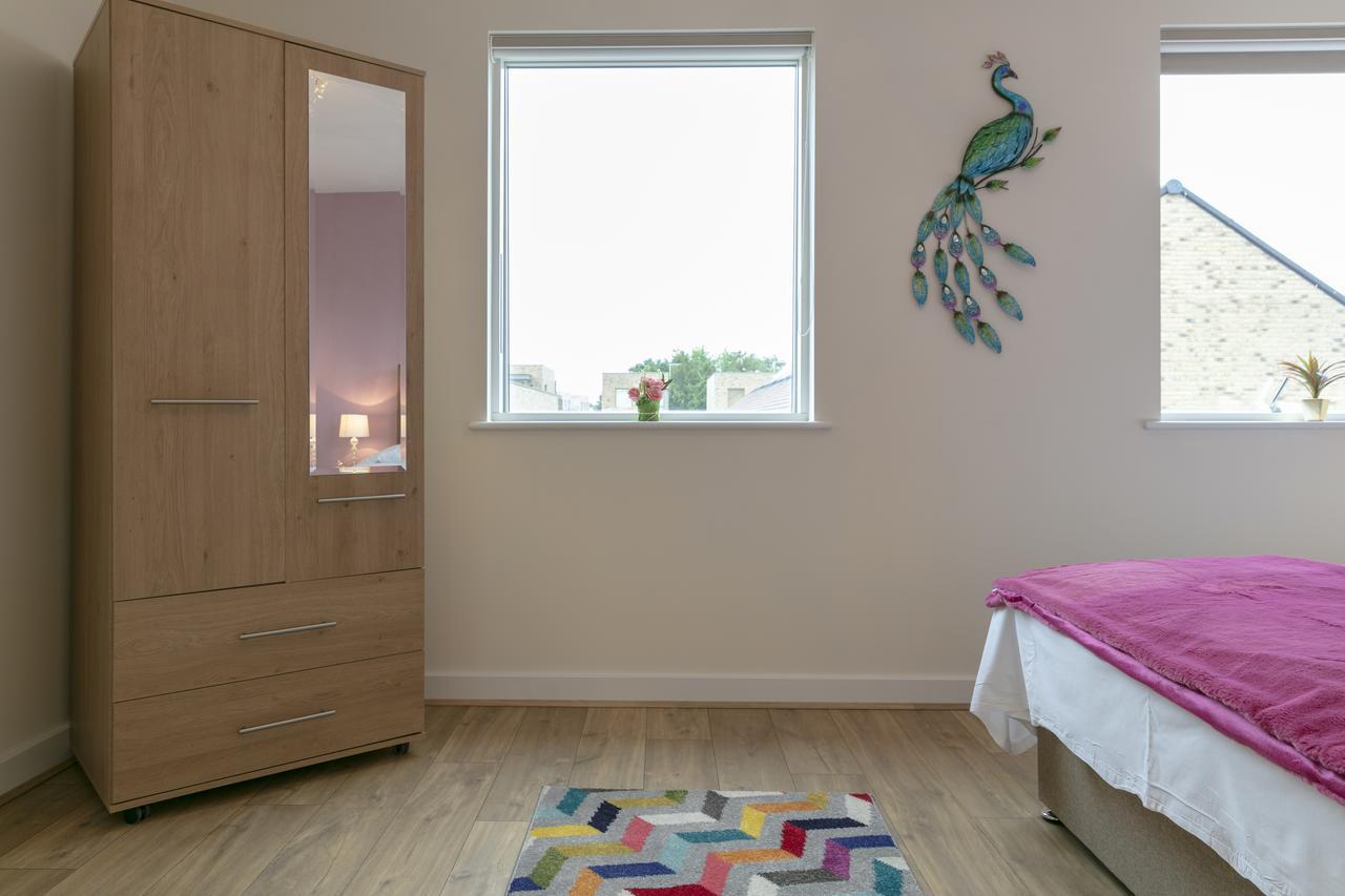 Modern & Exquisite Trumpington Townhouse With Parking & 5 Mins To Papworth Hospital CBG Esterno foto