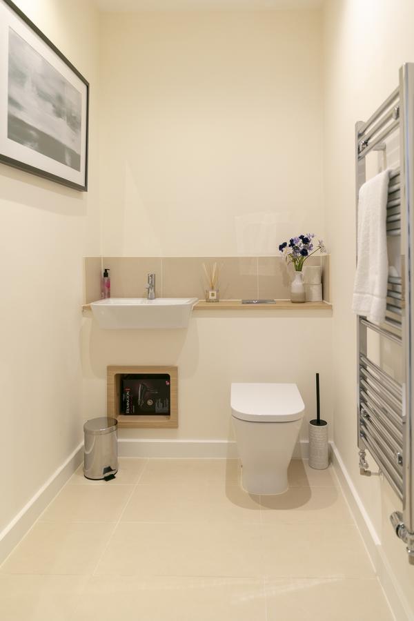 Modern & Exquisite Trumpington Townhouse With Parking & 5 Mins To Papworth Hospital CBG Esterno foto