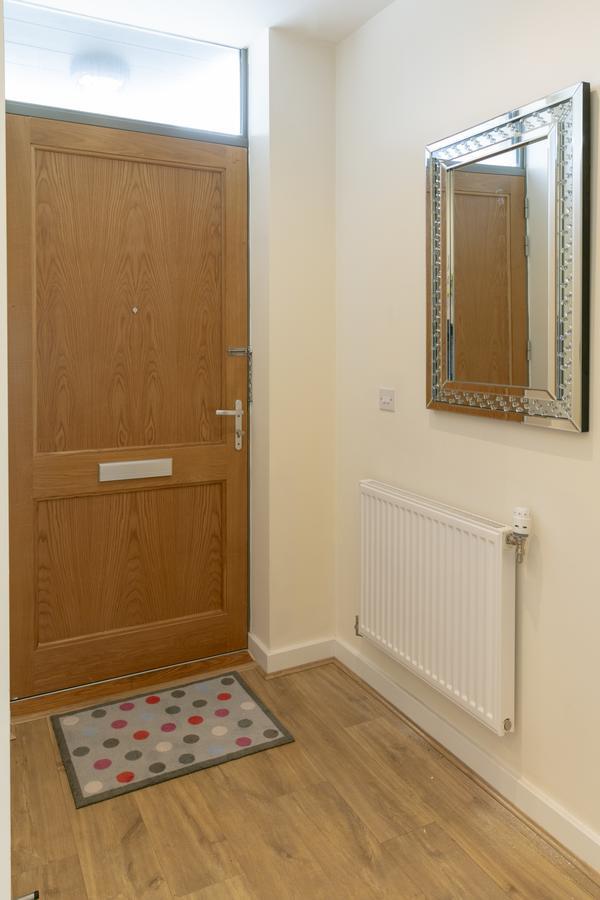Modern & Exquisite Trumpington Townhouse With Parking & 5 Mins To Papworth Hospital CBG Esterno foto