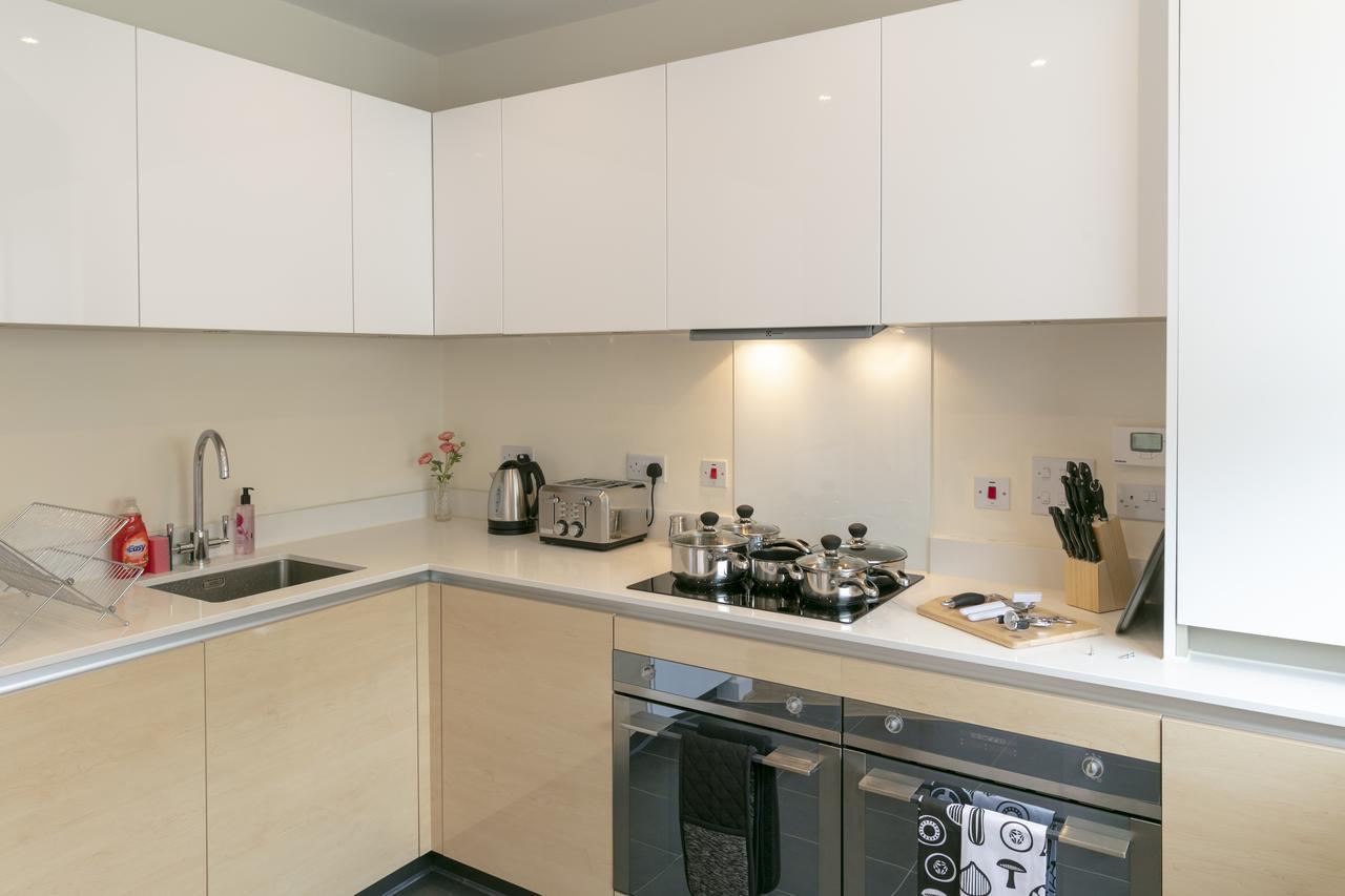 Modern & Exquisite Trumpington Townhouse With Parking & 5 Mins To Papworth Hospital CBG Esterno foto
