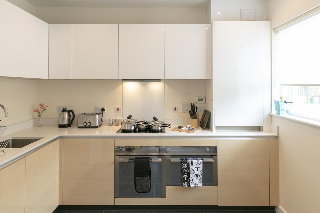 Modern & Exquisite Trumpington Townhouse With Parking & 5 Mins To Papworth Hospital CBG Esterno foto